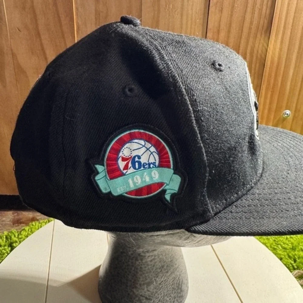 Black 76ers Logo Hat‎